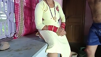 Memek Cewek Desi Dientot Di Dapur Oleh Pengasuh Yang Horny