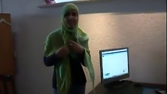 Jamila, A Provocative Moroccan Woman, Experiments With Lesbian Intimacy Alongside A Dutch Partner, With Arabic Subtitling