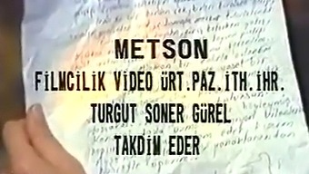 Turkish Couple'S Romantic And Sensual Kissing Session