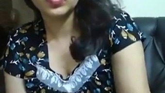 Indian Aunty With Big Tits Gets Fucked On Video Chat