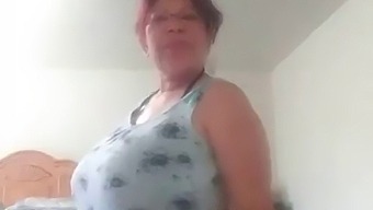 Hot And Juicy 1'S Big-Ass Masturbation Session