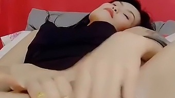 Съблазнителните Крака И Крака На Thaitwentybabe Ще Ви Накарат Да Молите За Още