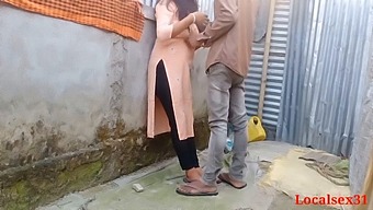 Cewek-Cewek Di Pedesaan Terlibat Dalam Hubungan Seks Di Luar Ruangan (Kencan Yang Sempurna Dengan Gambar)