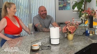 Step-Sister'S Oral Sex And Doggystyle Fucking With Step-Brother