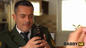 Daddy4k Et Sa Chatte D'Adolescente Dans La Plus Grande Recherche Et Développement De Leur Histoire