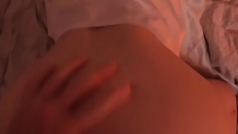 Jag Har En Vänlig Ansiktsknull Och En Stor Kuk I Hennes Vagina Och Hon Gillar Det.